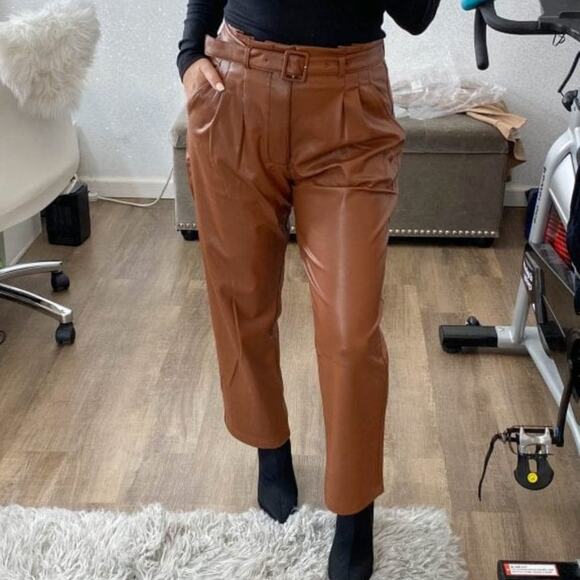 Abercrombie & Fitch Vegan Leather Belted Pants Size Medium - Picture 2 of 8